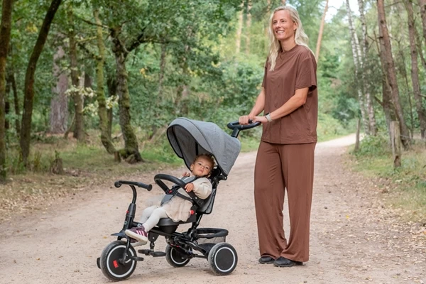 Der Sitz kann nach hinten gekippt werden