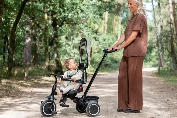 Verstell- und abnehmbare Sonnendach