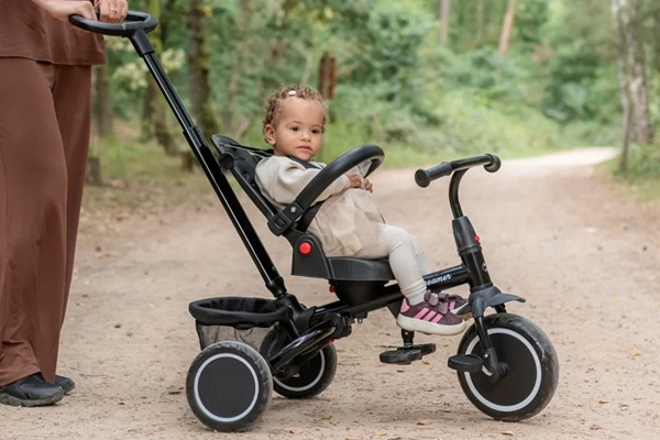 Der Sitz kann nach hinten gekippt werden