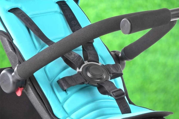 Sichere Fünf-Punkt-Gurte