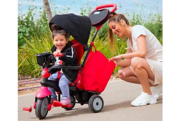 Mit praktischer Tasche